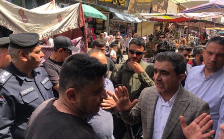 قائیمقامی کەرکوک سەردانی بازاڕی گەورە دەکات و بڕیاری ڕێکخستنەوەی دەدات