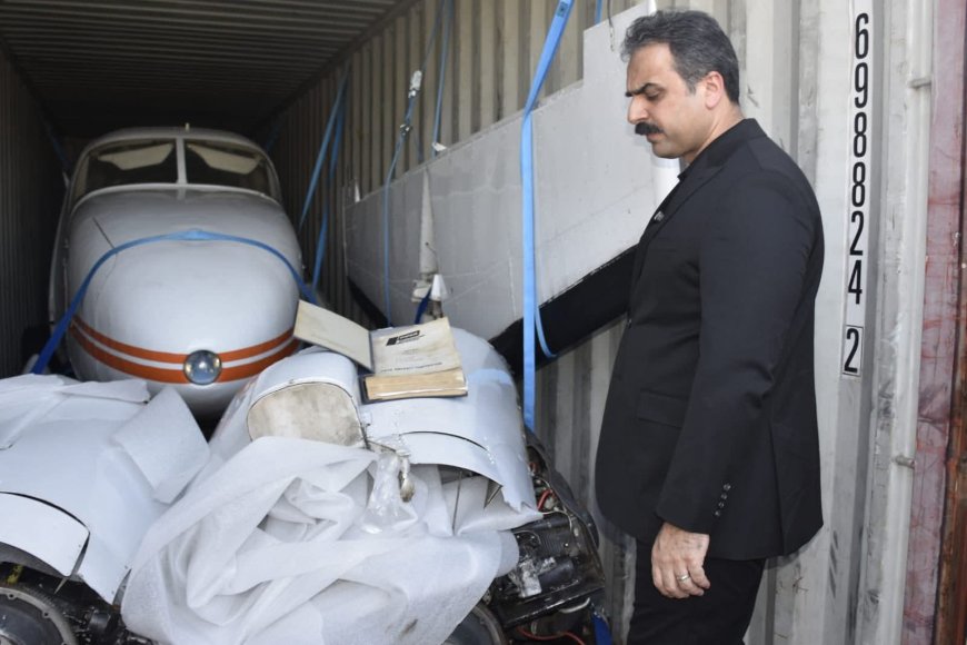 سەرۆکی دەستەی دەروازە سنوورییەکان بە سەرپەرشتی خۆی دەست بەسەر فرۆکەیەکی قاچاخدا دەگرێت