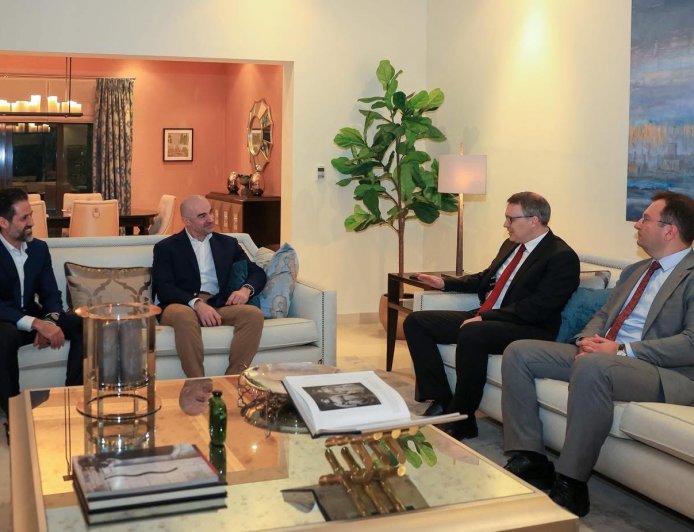 بافڵ جەلال تاڵەبانی، سەرۆکی یەکێتیی نیشتمانیی کوردستان لە هەولێر لەگەڵ ئانل بۆرا ئینان، باڵیۆزی تورکیا لە عیراق کۆبووەوە.